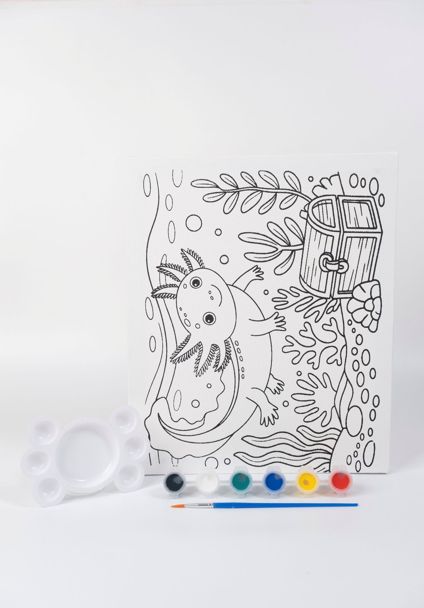 Lizard Ready-to-Paint Canvas Kit with 10×12 pre-printed canvas, six acrylic paint pots, paint brush and paint palette.